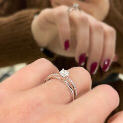 CRISS-CROSS SOLITAIRE RING