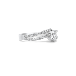 WAVY DIAMOND RING